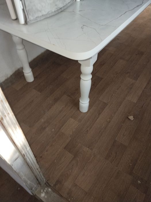 Стол стульями   срочно