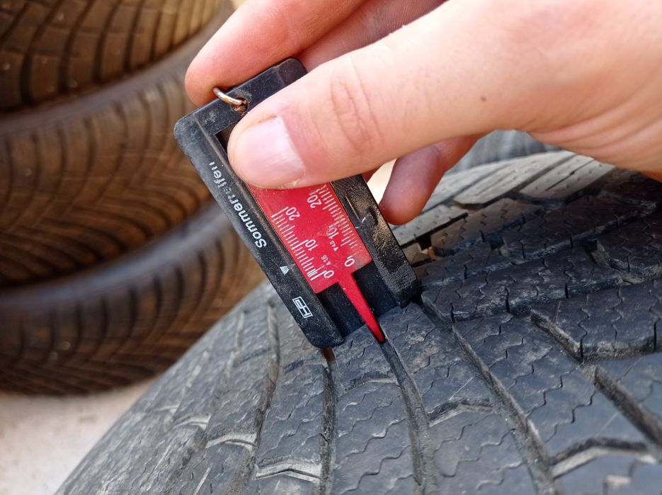 4бр.235/45 18 Зимни гуми Bridgestone-Внос от Австрия