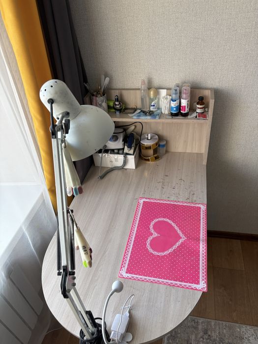 Стол доя маникюра