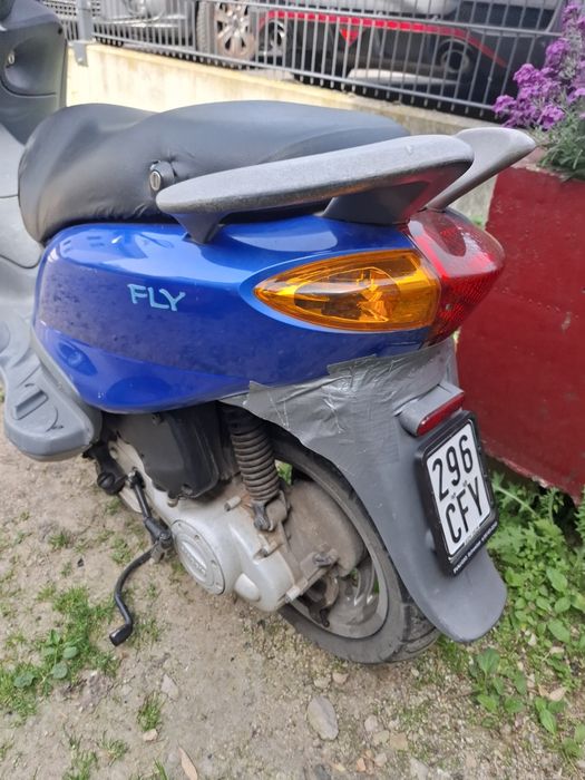 Vând scuter Piaggio Fly 50 4t