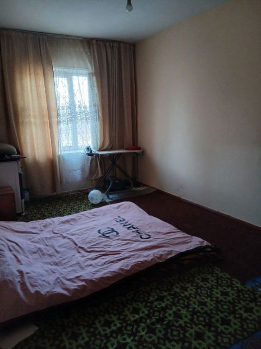 Продаётся 4 ком 8 микрорайон