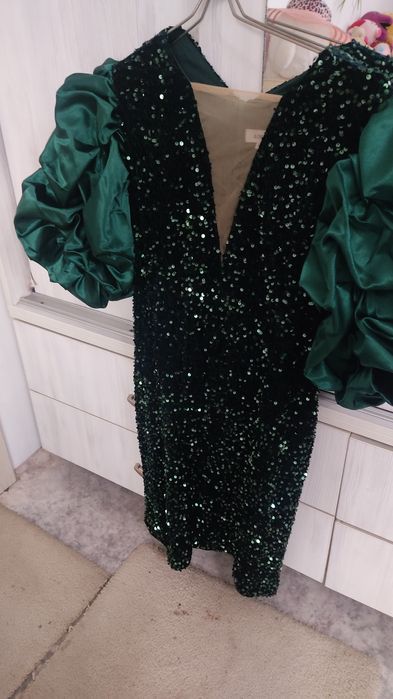 Продам  новогодние платья б|у