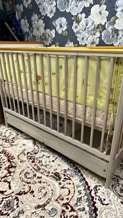 Детская кроватка