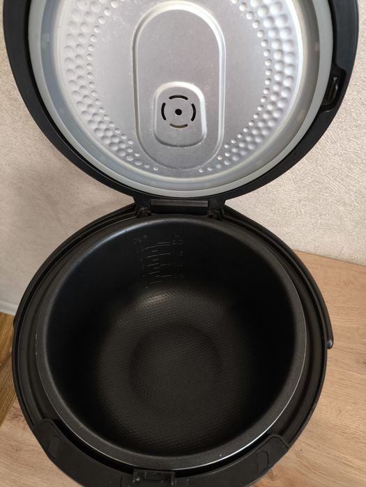 Продам мультиварку Moulinex