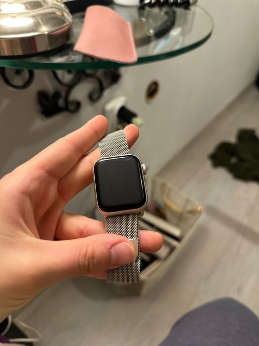 Apple Watch SE 40mm starlight
