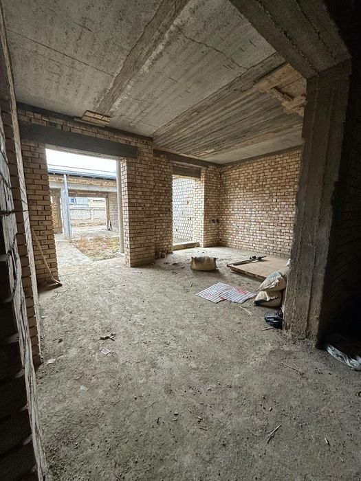 Мехнат 3,5 сот 6 хона , 4 та санузел, тулик подвол