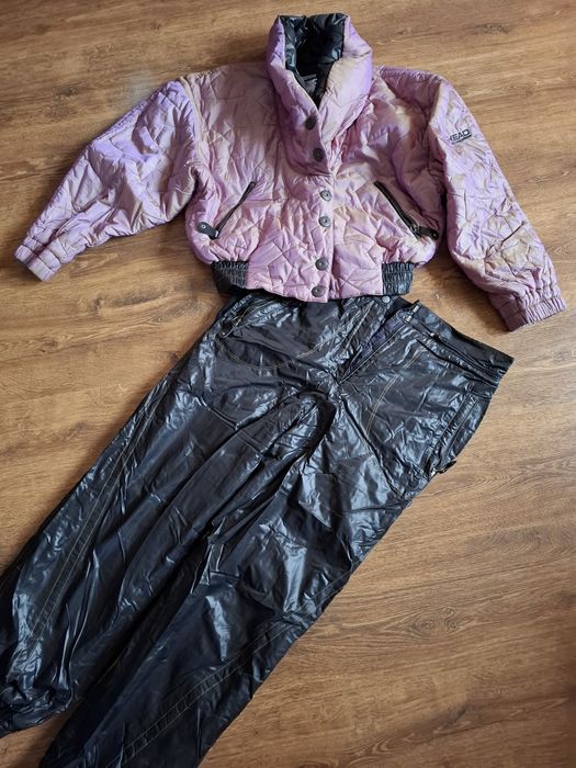 Дамски ски екип.