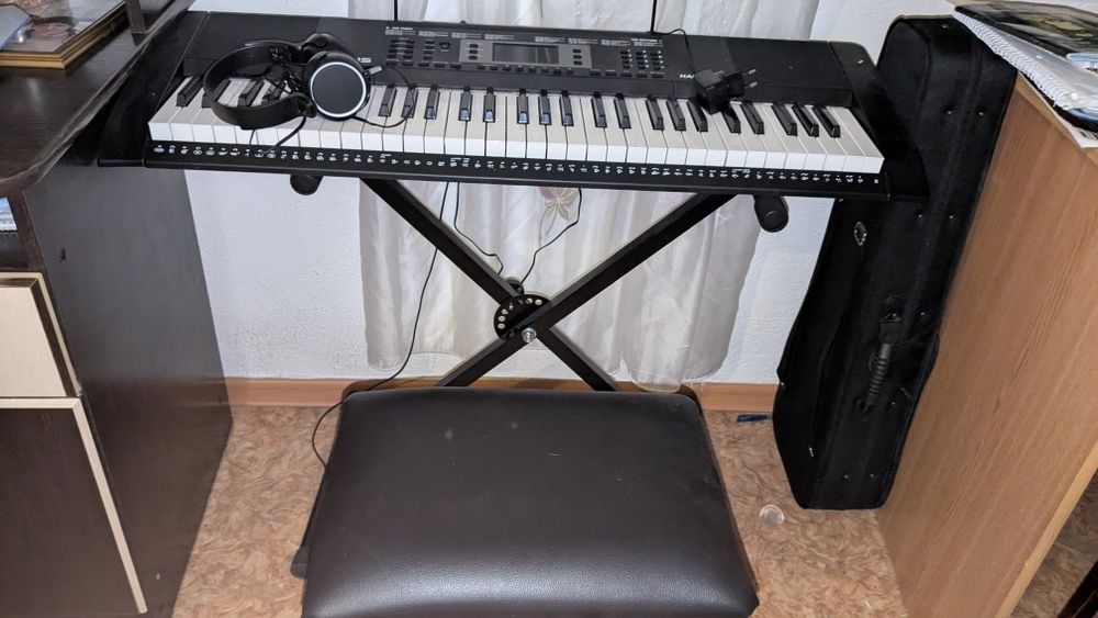 Синтезатор в отличном состоянии