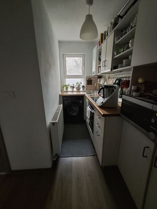 Apartament cu 3 camere in Dambu, 52m² cu balcon inchis, izolat.