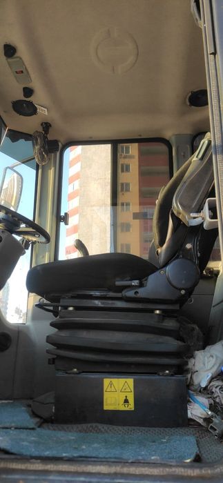 Срочно продам погрузчик СЕМ 2 куб