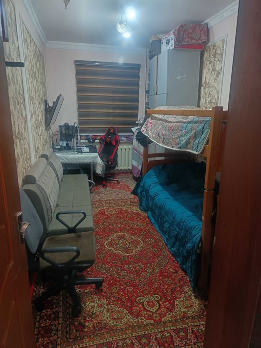 Массив Ташсельмаш. В центре 2х комн квартира переделанную 3-х комн