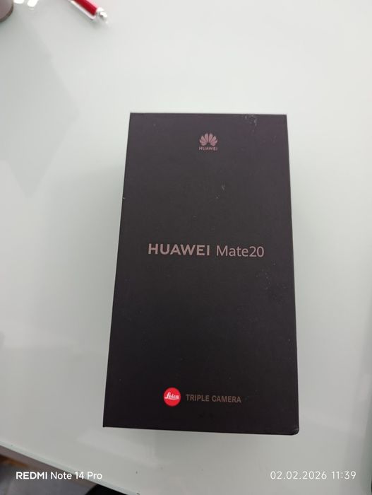 Телефон Huawei MATE 20