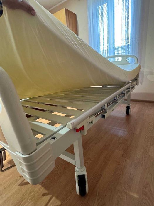 механично болнично легло