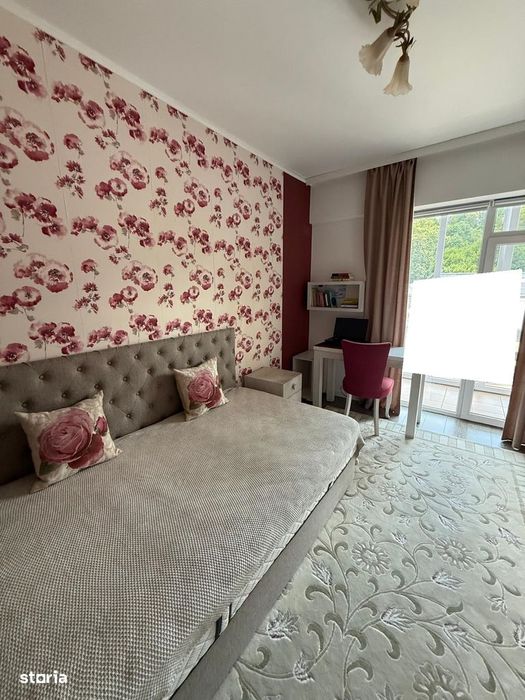 Apartament cu 4 camere decomandate, Centru