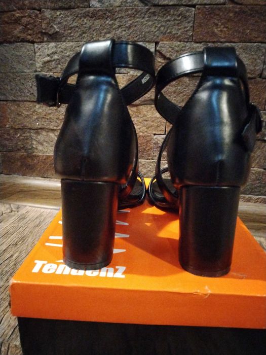 Дамски сандали Tendenz