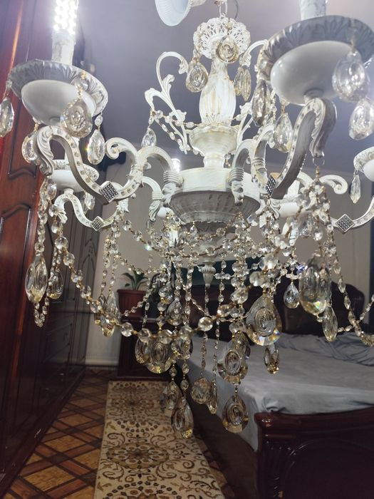 Продам люстру в хорошем состоянии