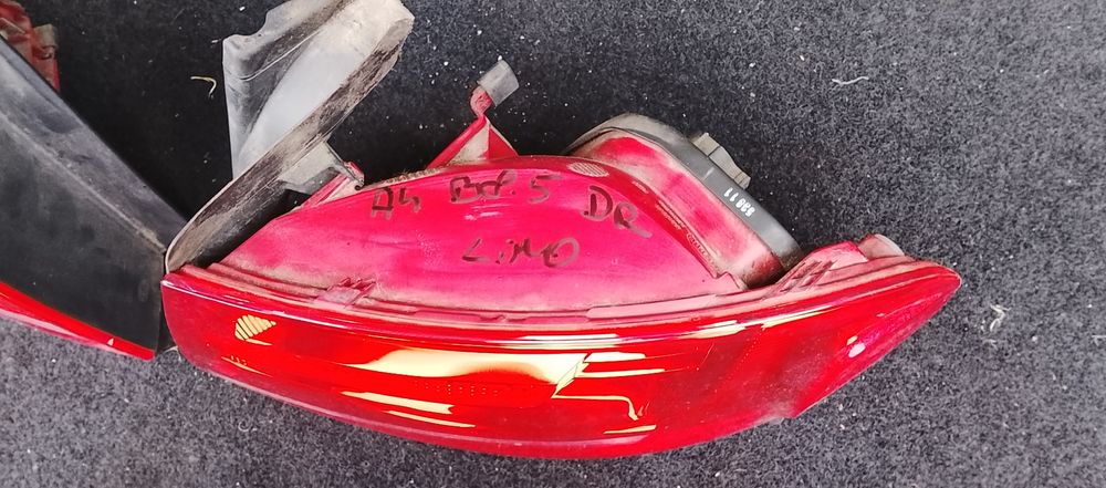 Tripla / lampa stop audi A4 b8.5 limuzina