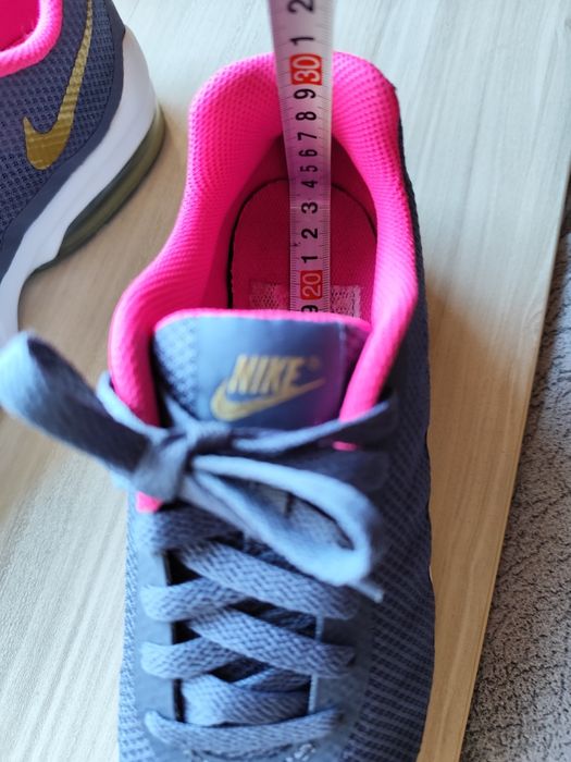 Маратонки Nike air invigor