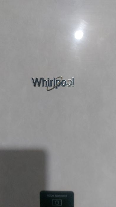 Холодильник Whirlpool