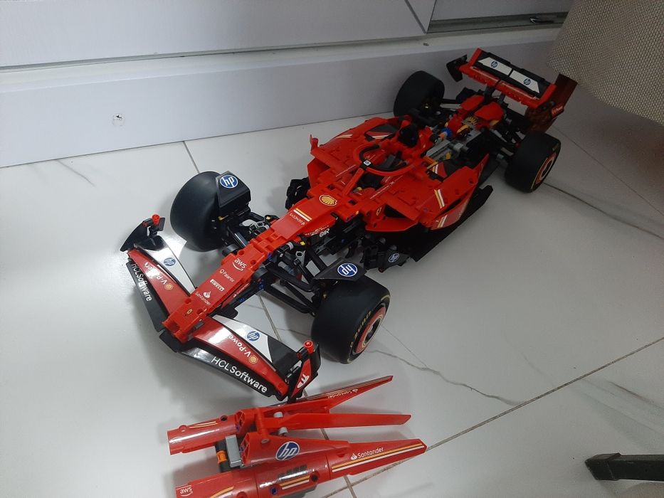 Формула 1 Ферарри Лего
