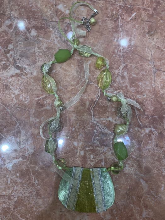 Vând coliere diverse modele