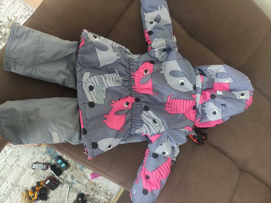 Продам костюм для девочки весна -осень