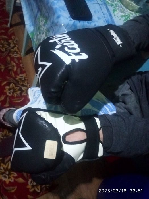 Продаётся боксёрская груша с перчатками