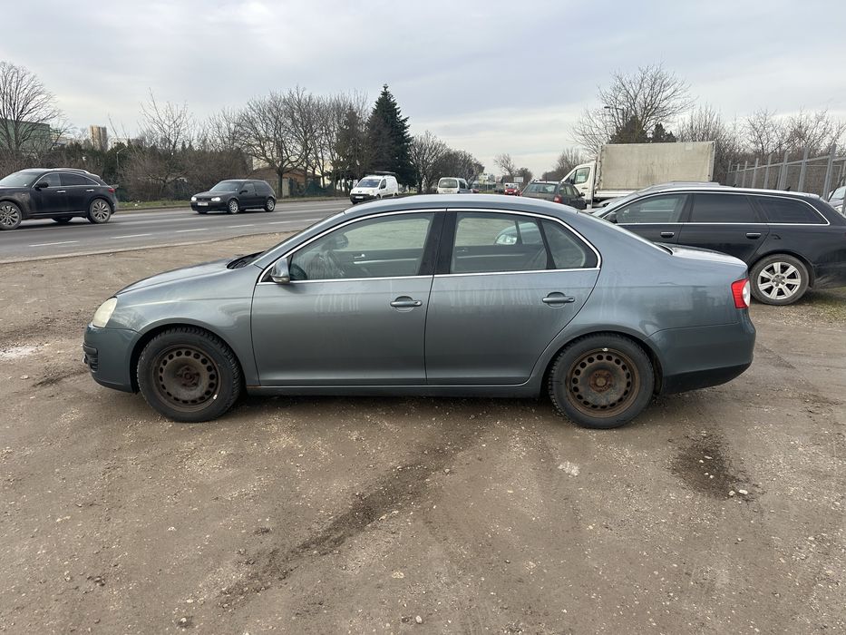 VW Jetta 1.6fsi - НА ЧАСТИ