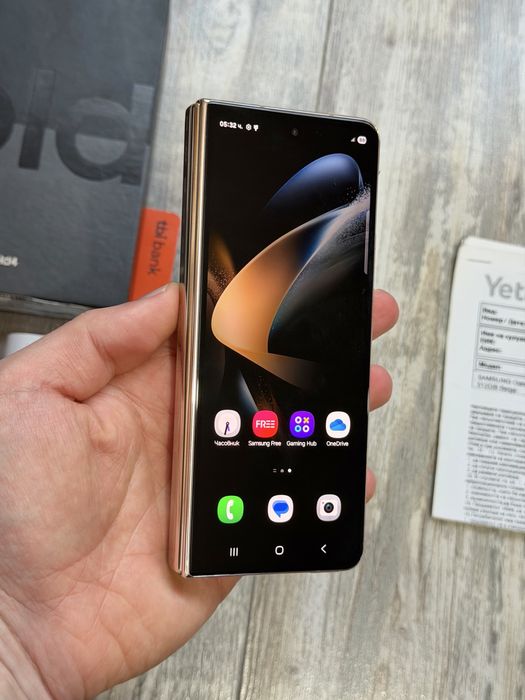 Samsung Galaxy Z Fold 4 5G 512 GB 12 GB Ram Dual Sim Безупречен