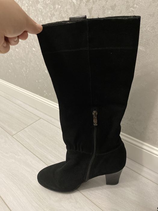 Продам сапоги замшевые