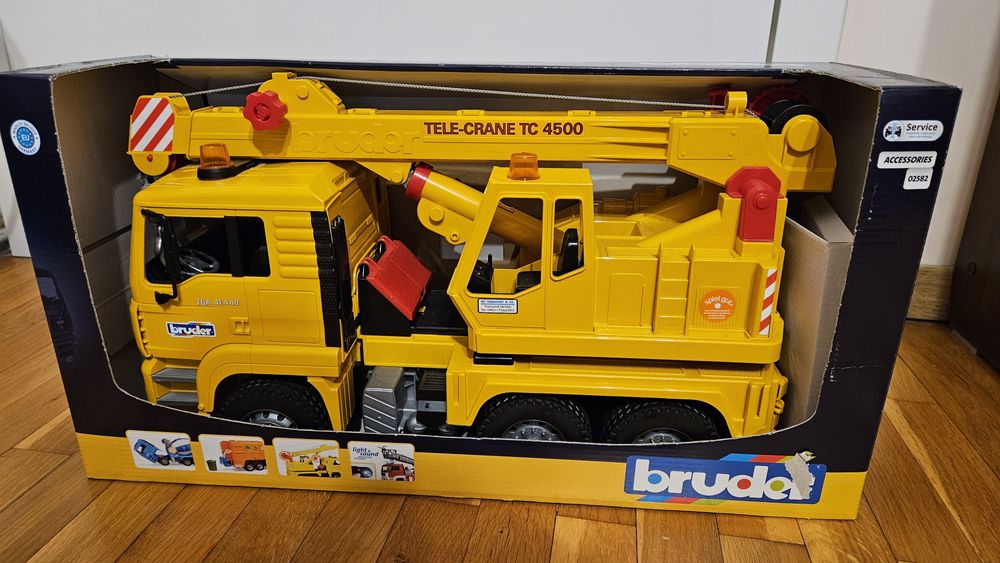 Нов Автокран Bruder