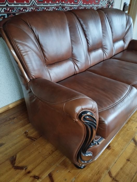 Белорусский кожаный диван