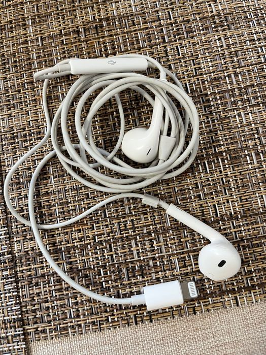 Оригинални Apple EarPods слушалки с микрофон  за Apple устройства