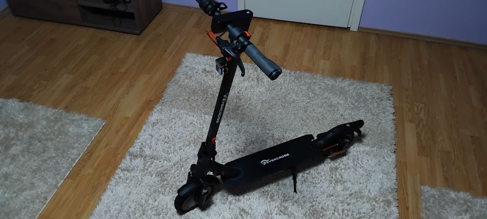 Trotineta electrica Evercross nefolosită