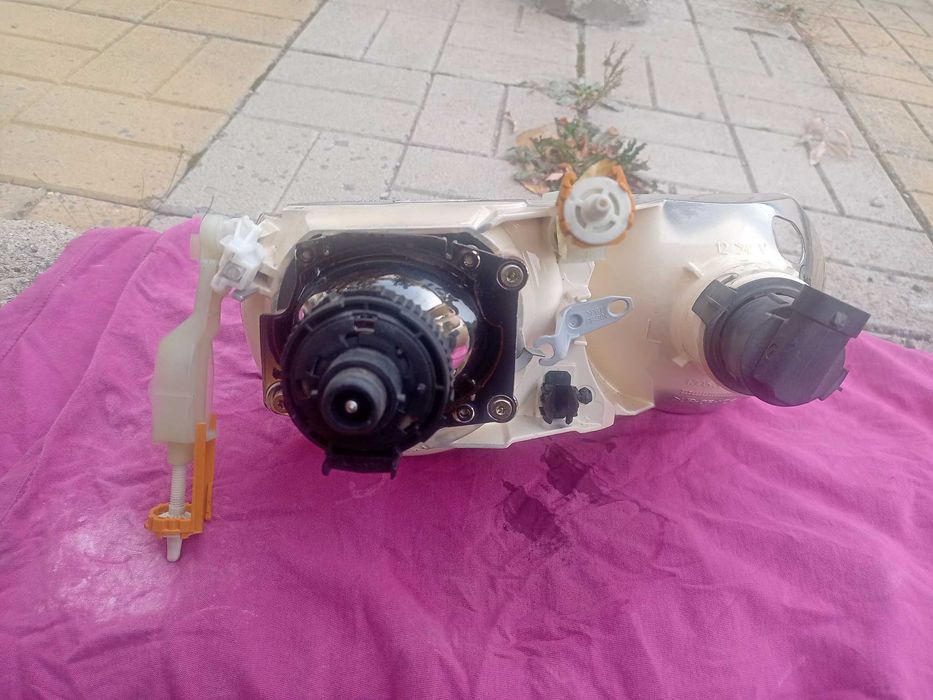 Ремонт , части и здр фарове за БМВ е46 и е36. Ремонт и части за ксенон