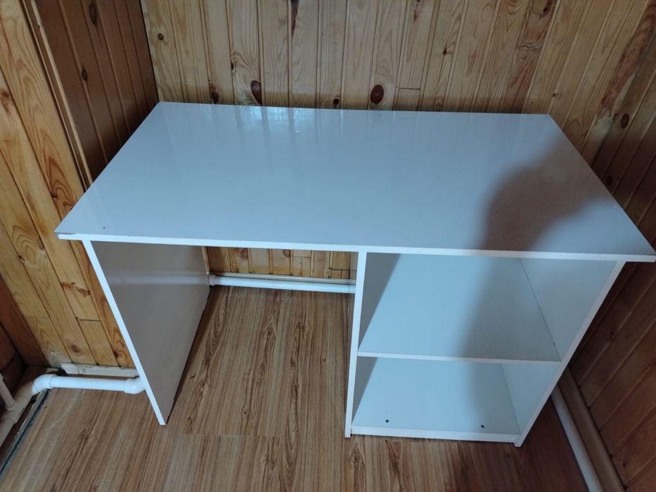 Продам стол дешево