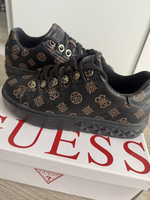 Дамски обувки Guess