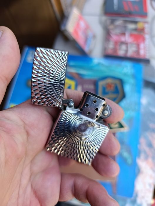 Фентибобельная зажигалка классная