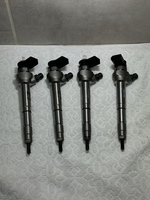 Set 4 Injectoare 2.0 TDI EVO - Bosch 0445110960 / 05L130277M