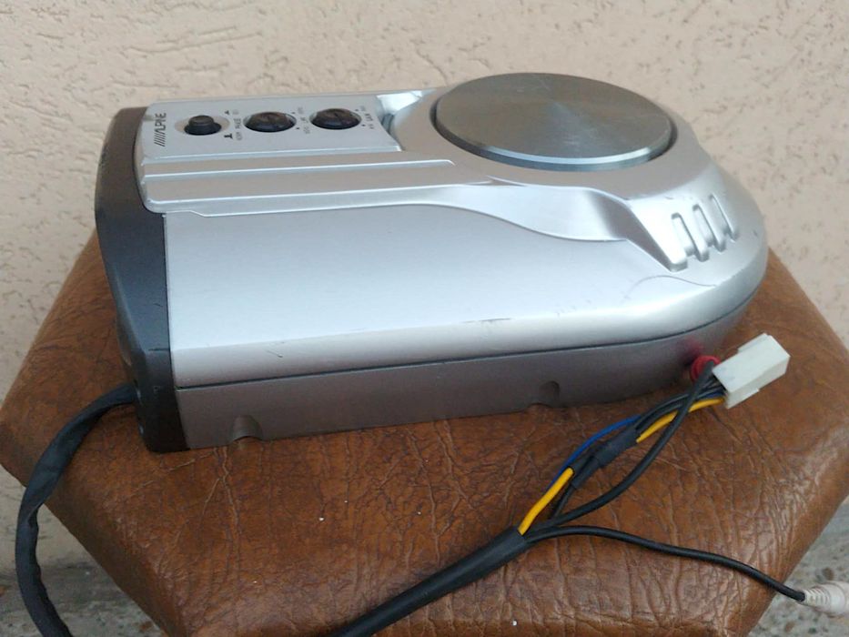Alpine SWD-1600 subwoofer auto