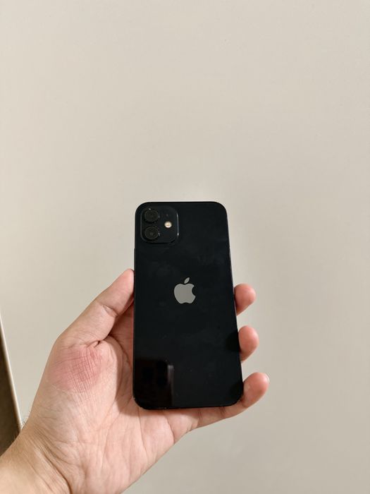 iPhone 12/64Gb - В хорошем состоянии