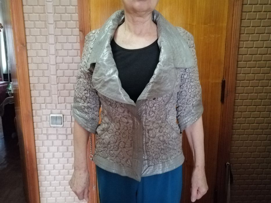 Продам кожаную куртку