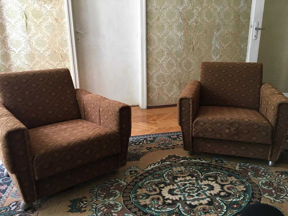 Холна гарнитура - разтегателен диван с тре места и 2 фотьойла