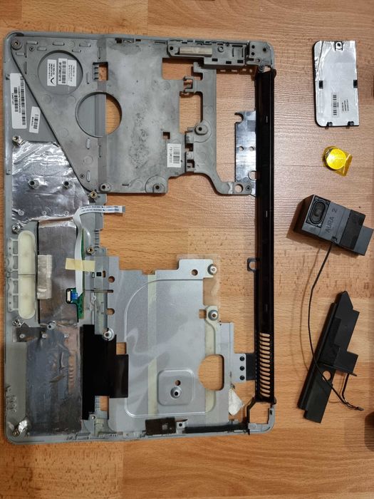 DEZMEMBRARI Laptop HP Compaq Presario CQ61 CQ 61