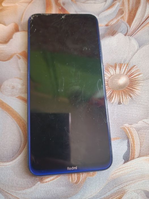 Vând redmi rote 8