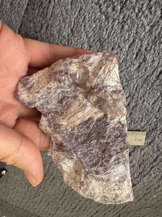 Чароит камень  красивый