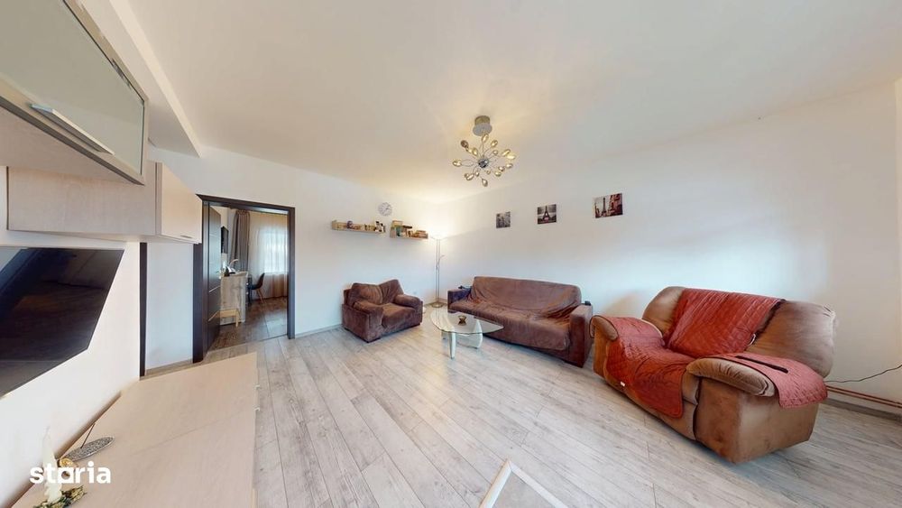 Apartament de vanzare – 3 camere, gradina 147 mp – zona linistita