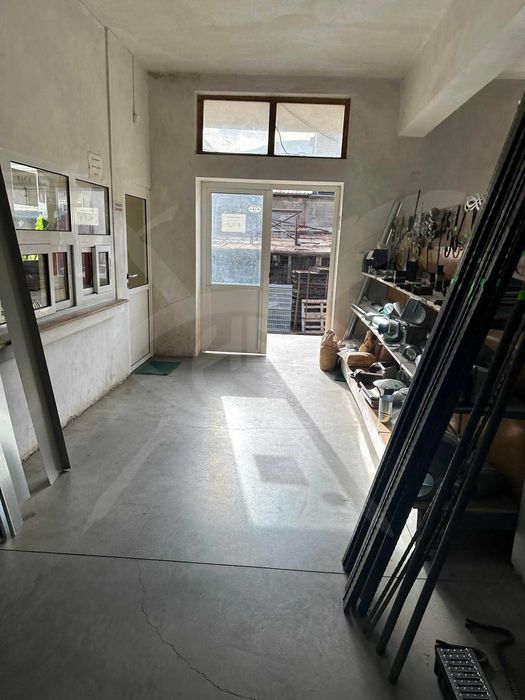 Продава се Промишлена сграда в Асеновград - 1885 кв.м за 229 €/кв.м - Снимка #2