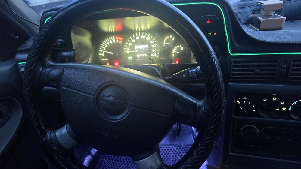 Нексия 1 сотилади