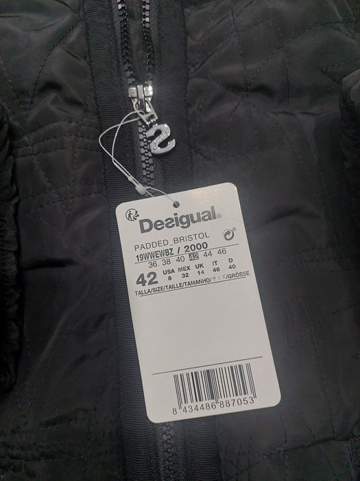 Geaca dama 42, 44  Desigual